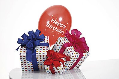 情景会话:送你一件生日礼物 - 趣味英语