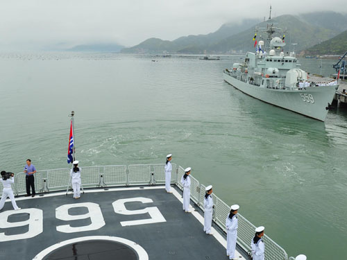 日媒称东海舰队赴西太实战训练或为牵制日本