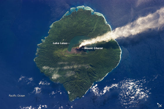 每日卫星照:南太平洋加乌火山爆发