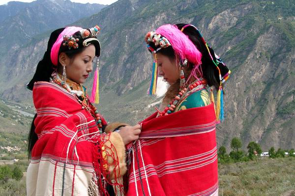 "女儿国"丹巴的美女们(组图)