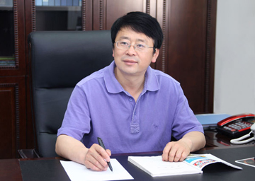 周哲 甘肃省嘉峪关市第一中学校长